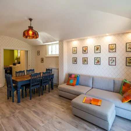 Le Fratte Luxury Holiday home *